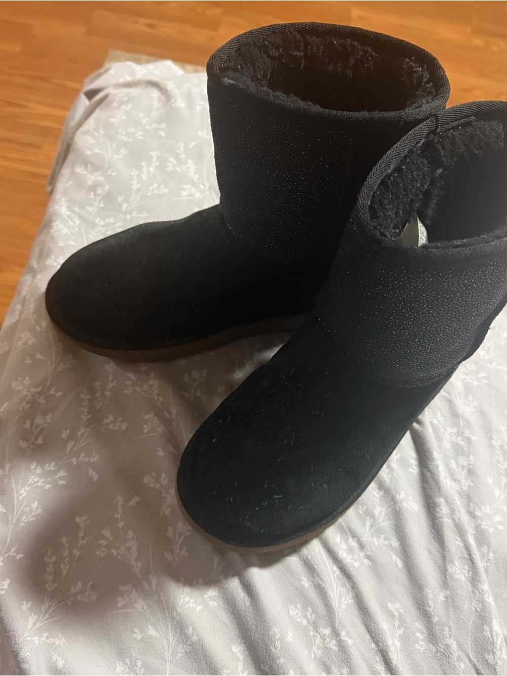 UGG Kids Black Short Shearling Boots - Classic Pull-On